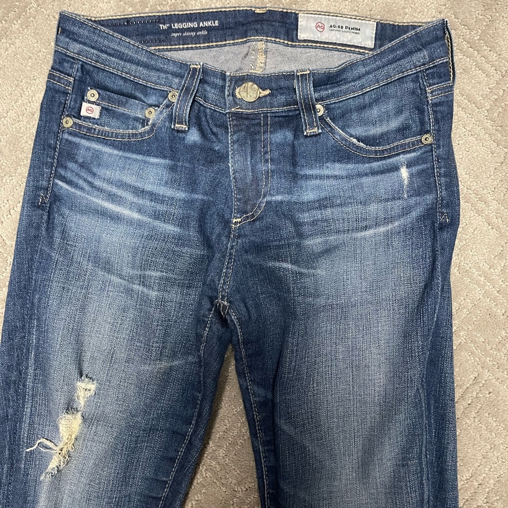 AG Ripped Jeans 25R